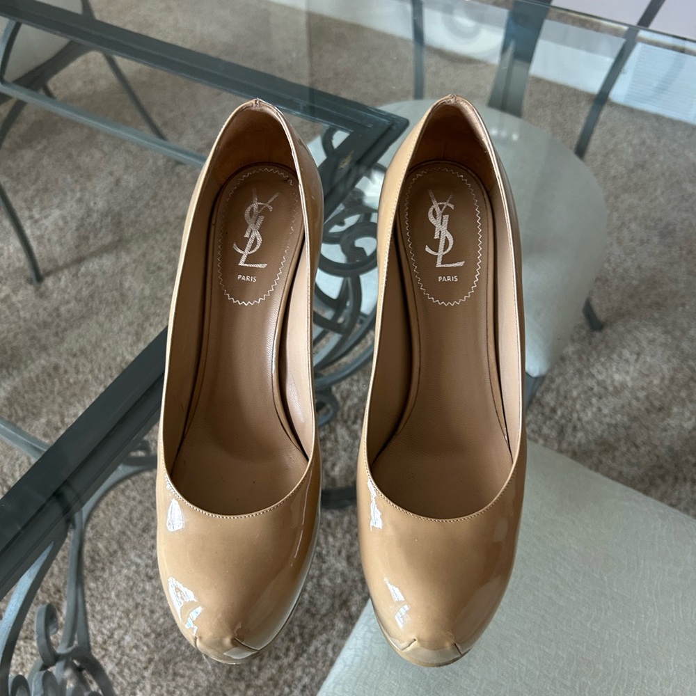 Yves Saint Laurent Beige Patent Leather Heels